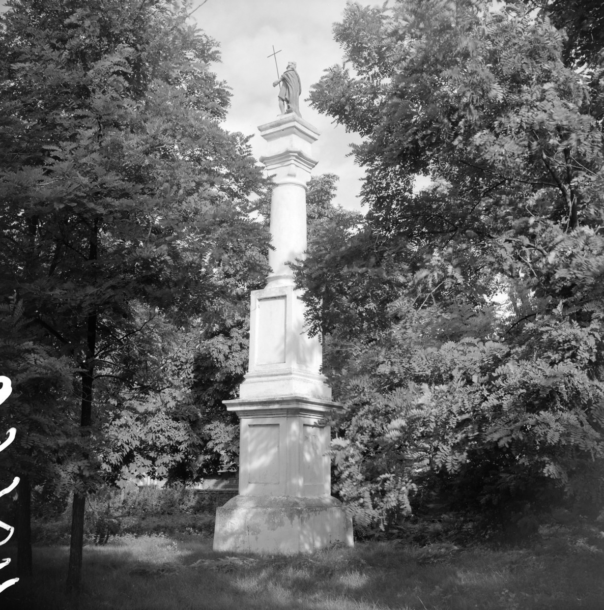 kapliczka - widok ogólny, skan 1