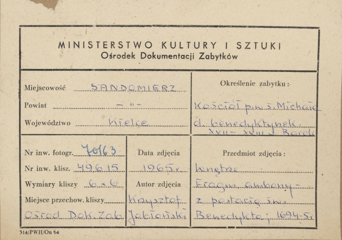 Zespół klasztorny ss. Benedyktynek - kościół, wnętrze, widok podstawy ambony z postacią św. Benedykta - metryczka, skan 1