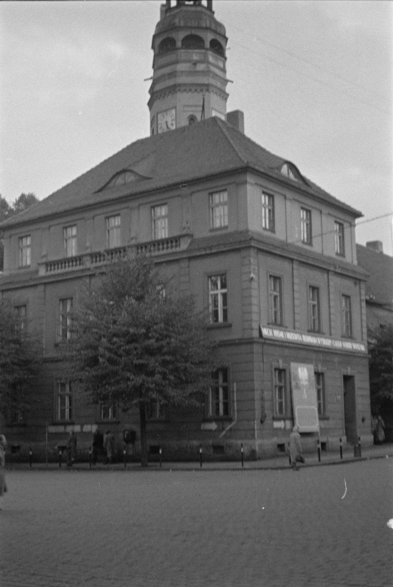 Ratusz - elewacja, skan 1