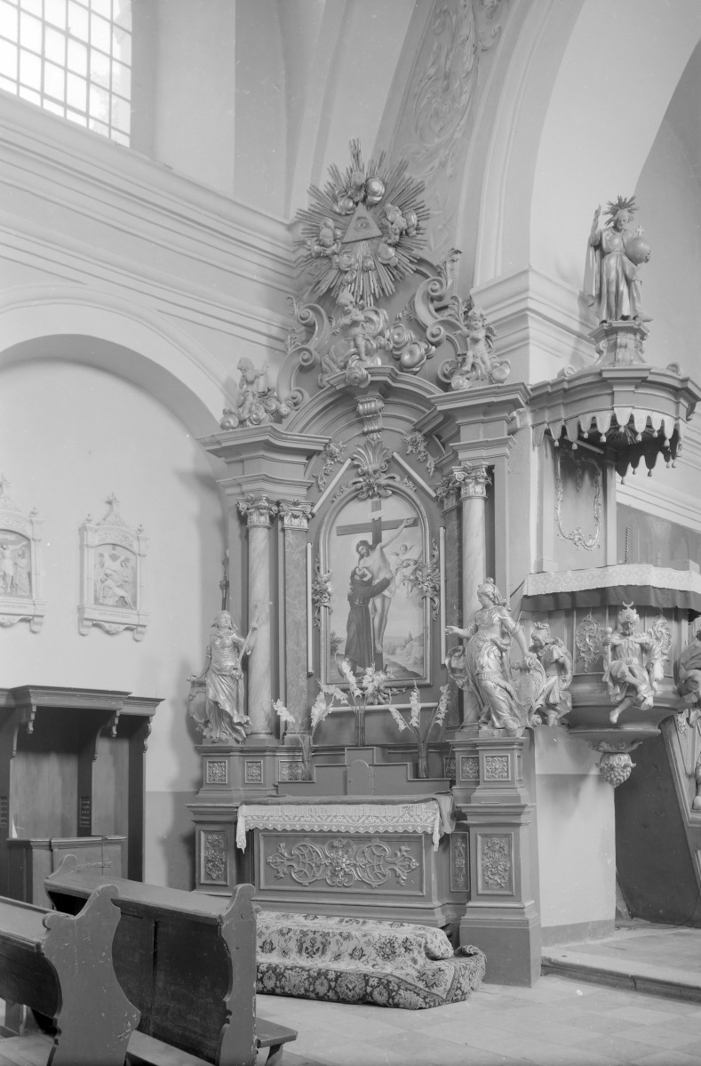 kościół pw. św. Józefa Oblubieńca Najświętszej Maryi Panny - wnętrze - nawa główna - ołtarz boczny lewy, skan 1