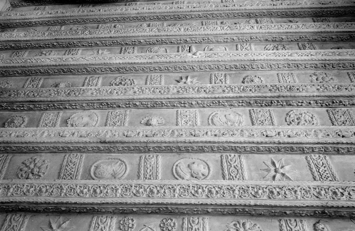 pałac - detale, ornamenty stropu, skan 1