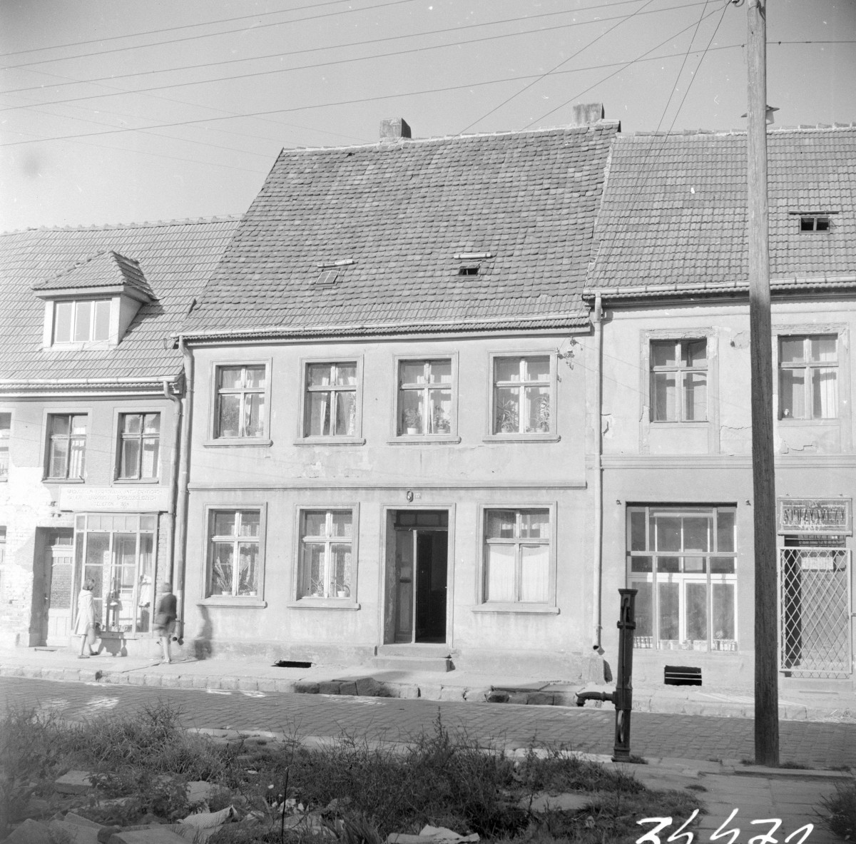 kamienica - elewacja frontowa, skan 1