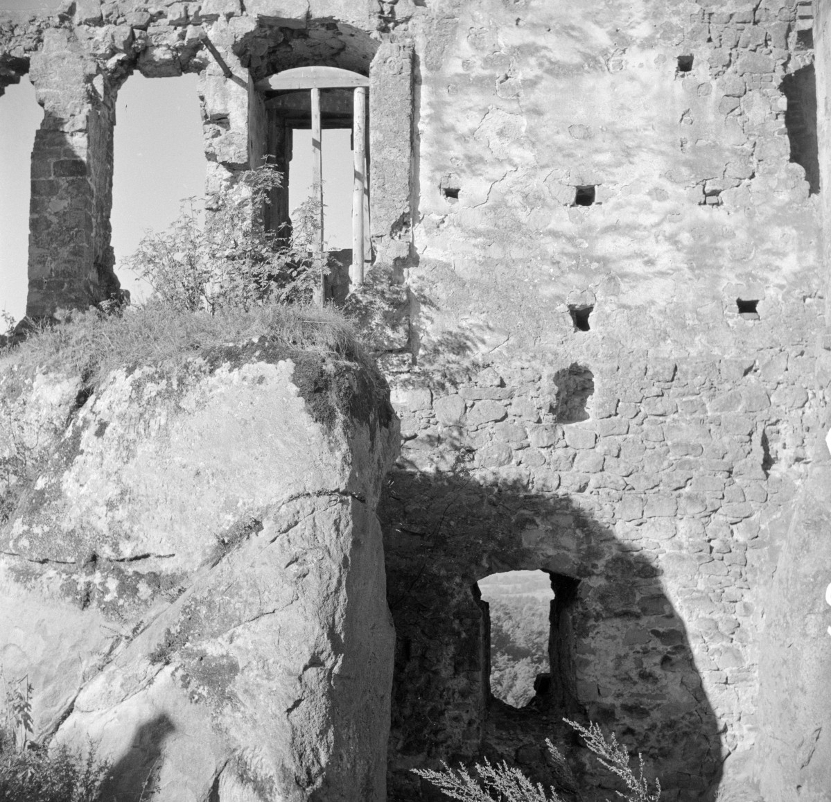 ruina Zamku Kamieniec - fragment, skan 1