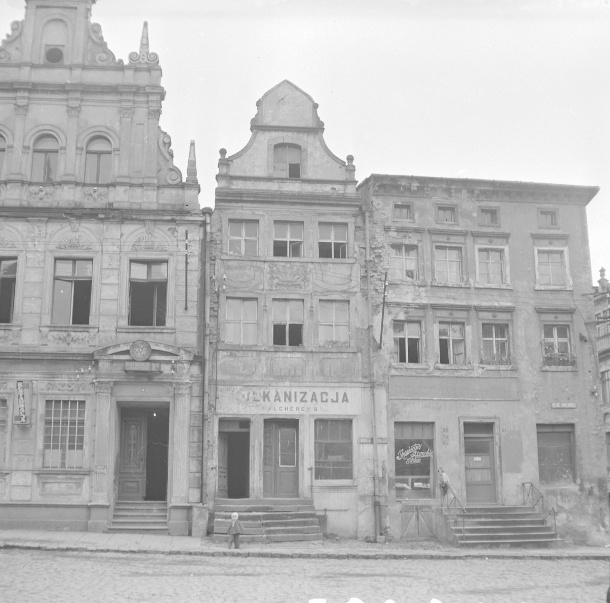 Pierzeja rynku. Kamienice o elewacji renesansowej. , skan 1