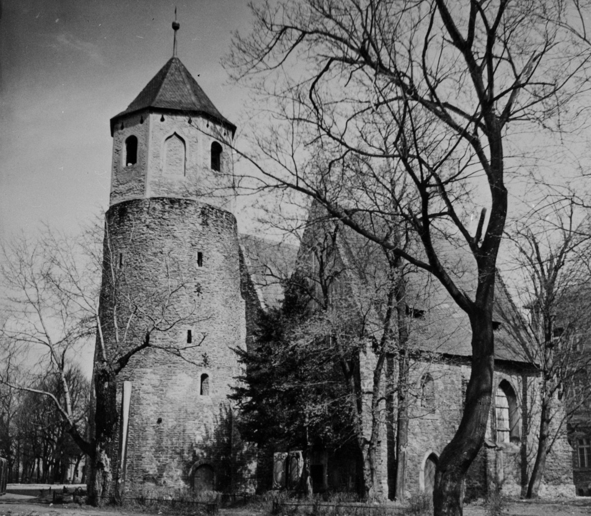 kościół pw. św. Gotarda /rotunda/ - elewacja połudnniowa, skan 1