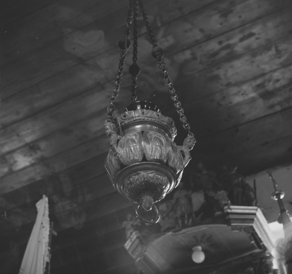 kościół pw. św. Mikołaja, ob. greckokatolicki - wnętrze: wieczna lampa, skan 1