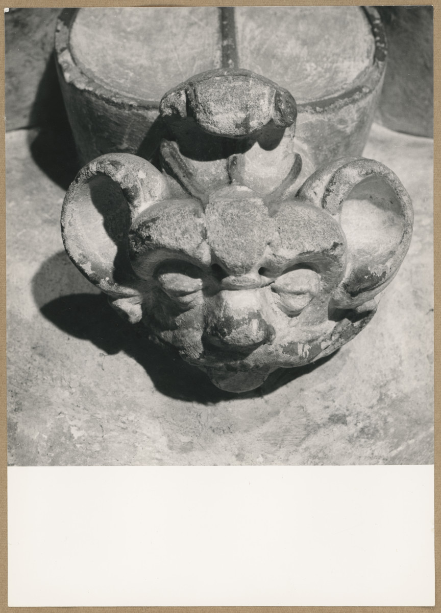 Kaplica Firlejów - fragment dekoracji niszy, skan 1