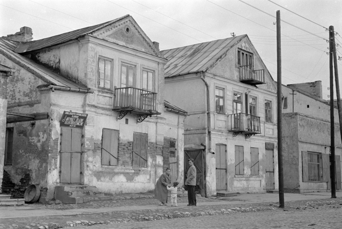 rynek - kamienice - elewacje frontowe, skan 1