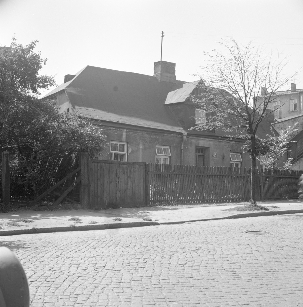 dom - elewacja frontowa, skan 1