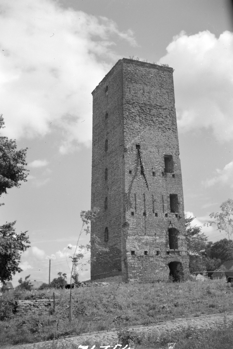 Wieża Wodna - elewacja, widok ogólny, skan 1