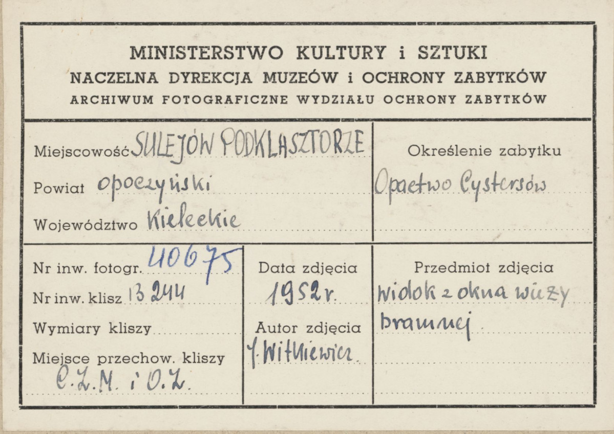 Zespół opactwa cystersów - widok na wieżę Mauretańską - metryczka, skan 1
