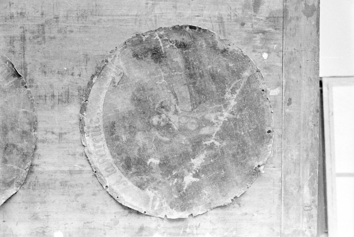 Muzeum Narodowe w Warszawie, malarz nieznany - panneau dekoracyjne z amorkami, średnica 530 mm, skan 1