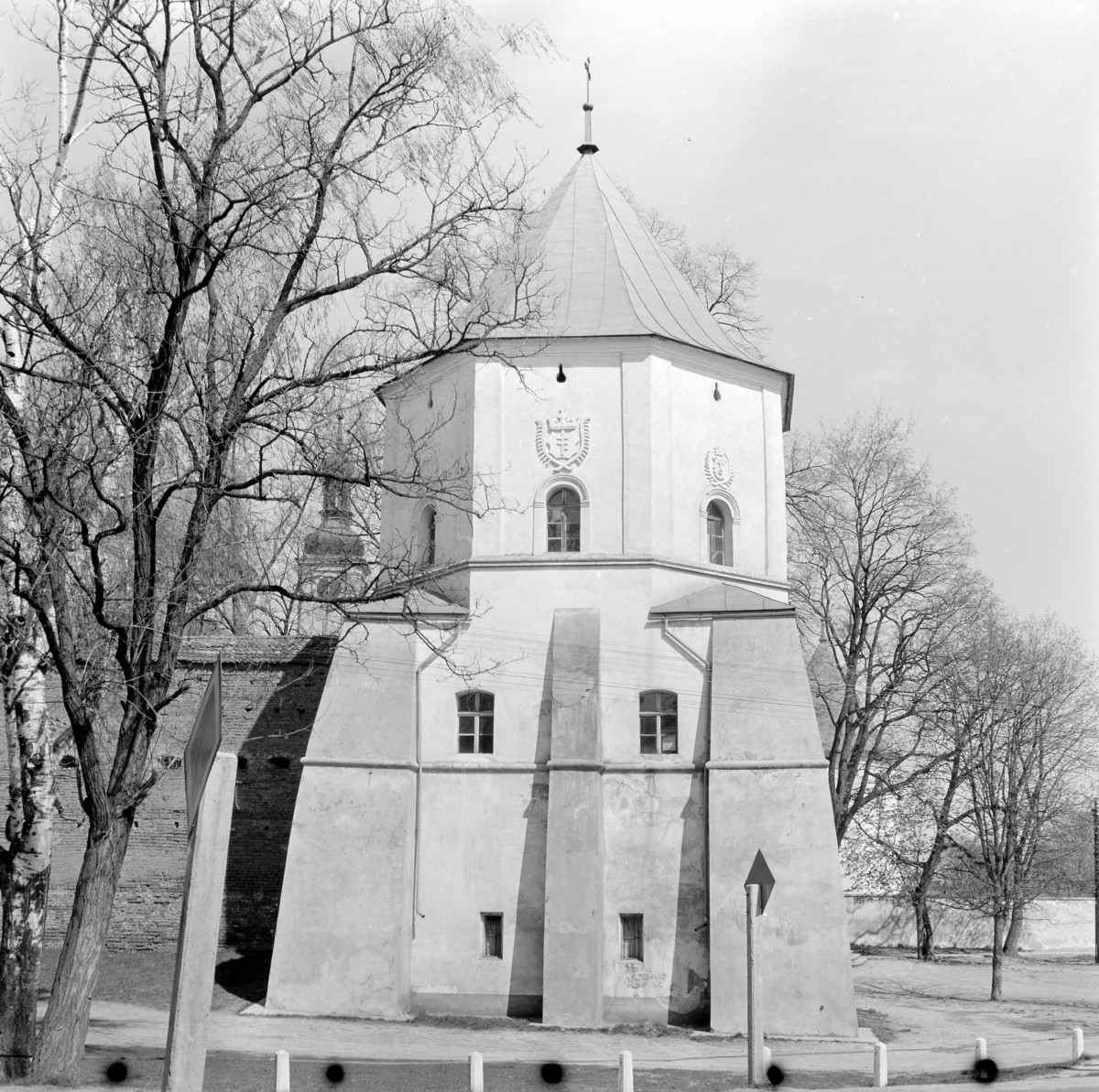 zespoł klasztorny Bernardynów - fortyfikacje: wieża południowo-zachodnia, skan 1