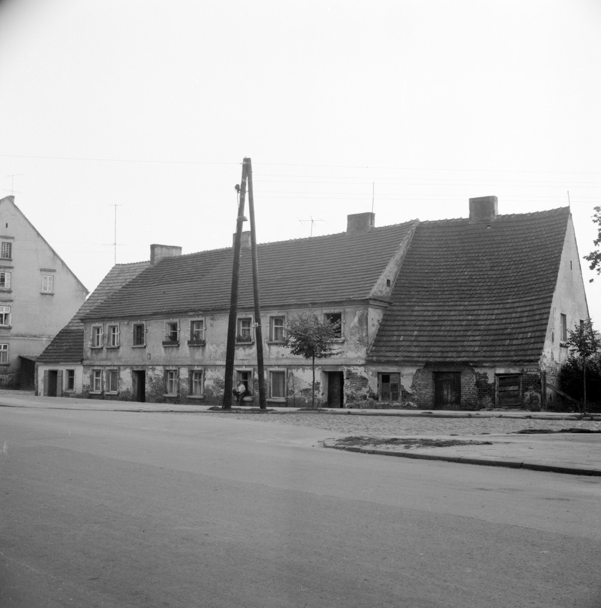 kamienica - elewacja frontowa, skan 1