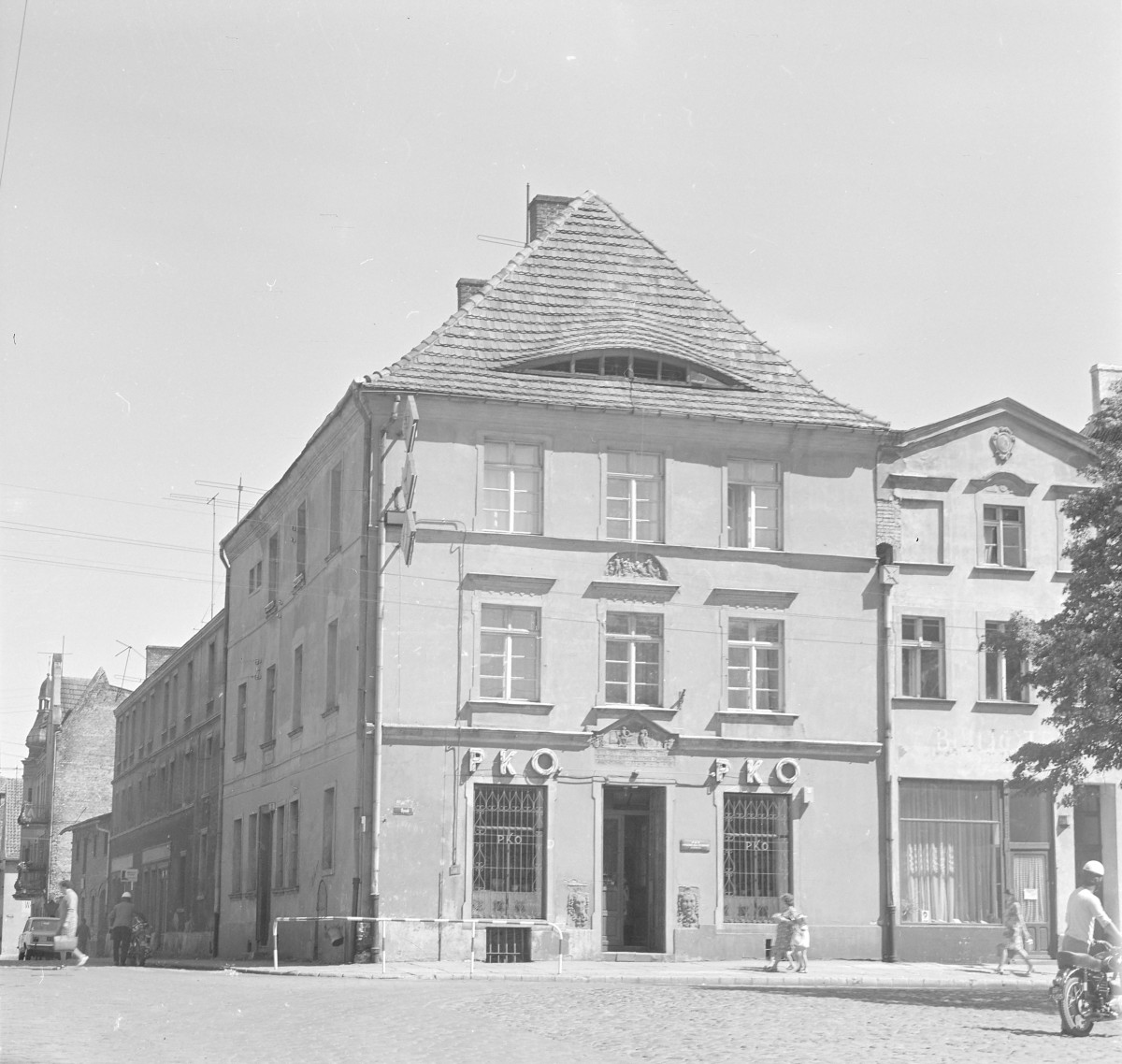 kamienica Cywińskich - elewacja frontowa, skan 1