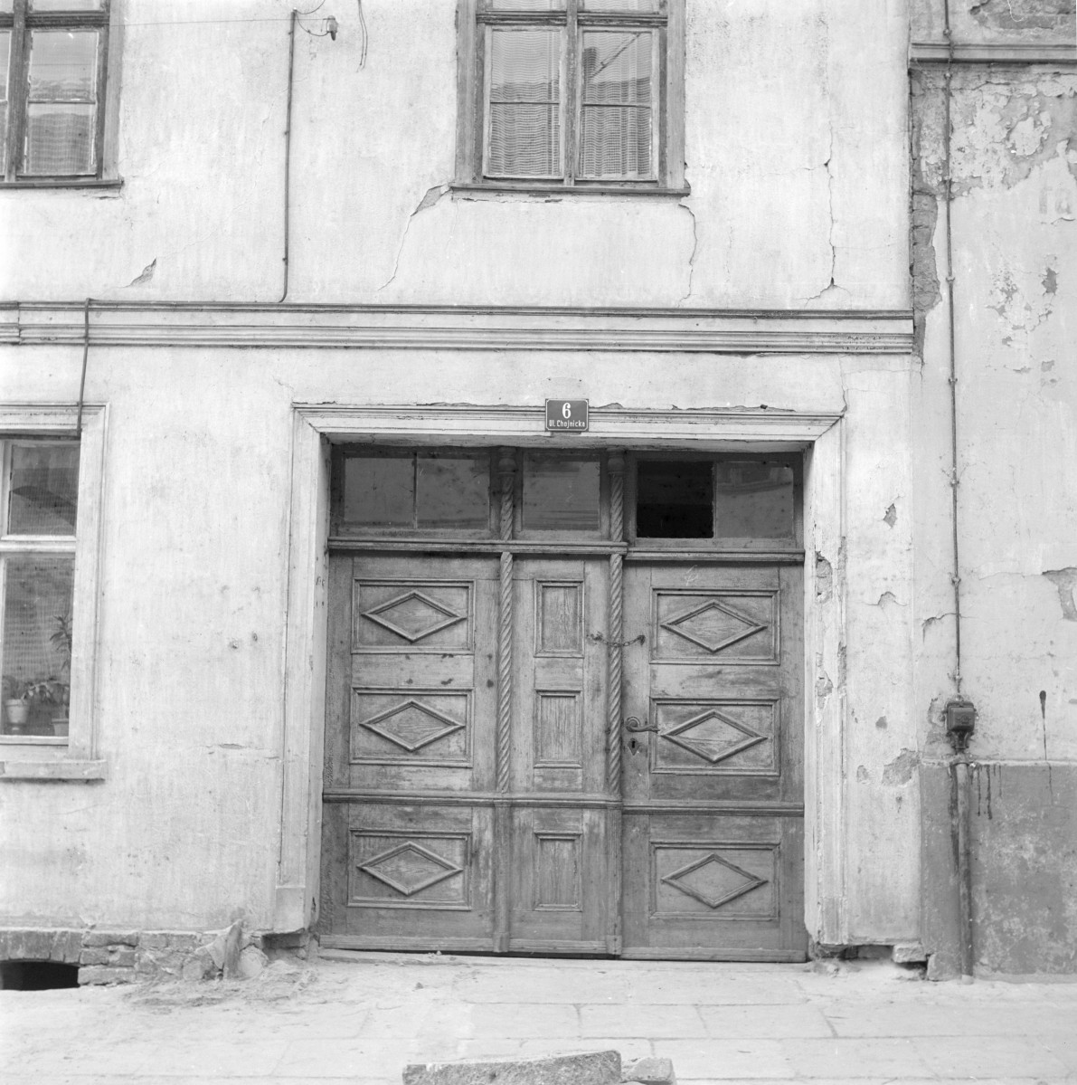 kamienica - elewacja, portal bramy, skan 1