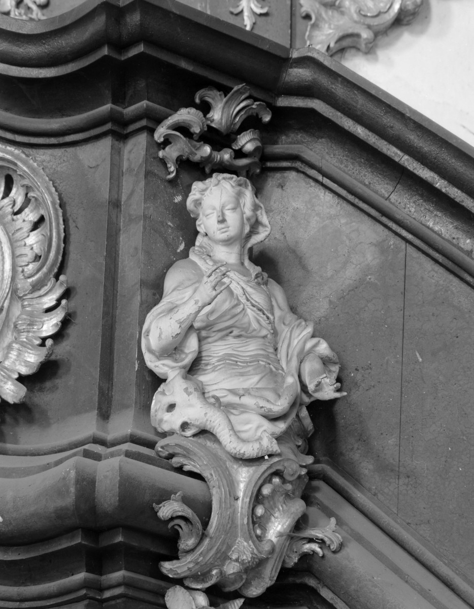 kościół, ob. parafialny pw. Wniebowzięcia Najświętszej Marii Panny - wnętrze: ambona, fragment - rzeźba, skan 1