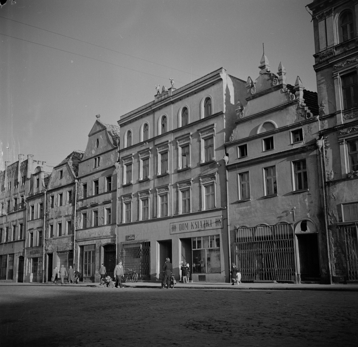 kamienica przy rynku - elewacja frontowa, skan 1
