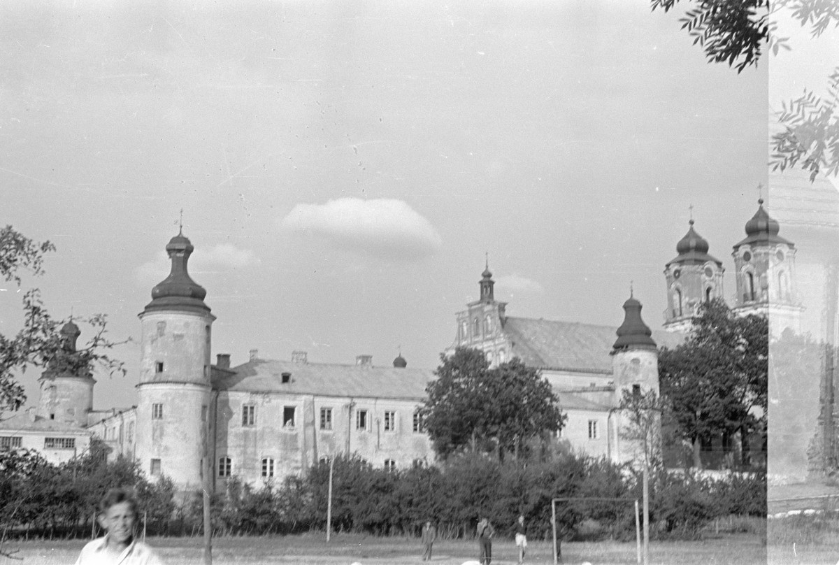 d. zespół klasztorny Dominikanów - elewacja południow-zachodnia, skan 1