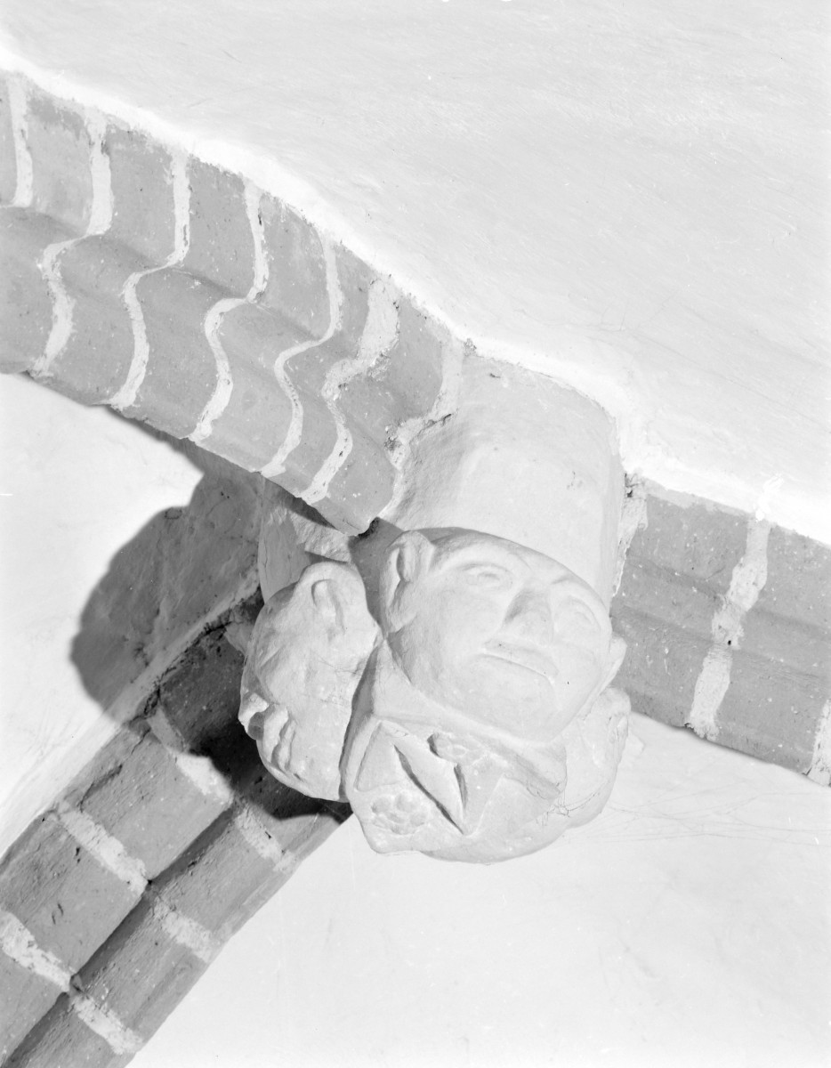 Opactwo Cystersów - wnętrze: kapitularz. Zwornik sklepienia., skan 1