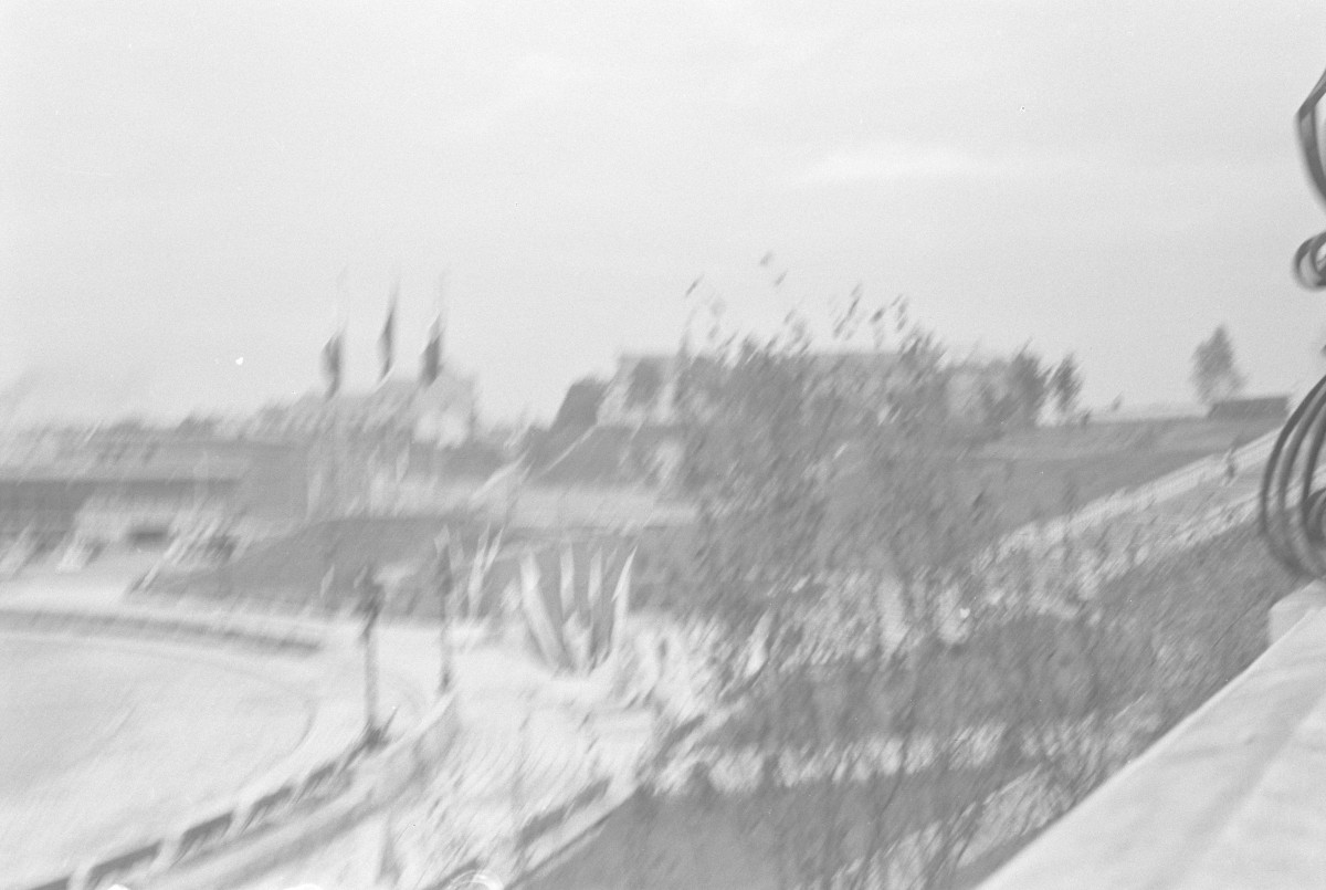 zamek - palc przed zamkiem, skan 1