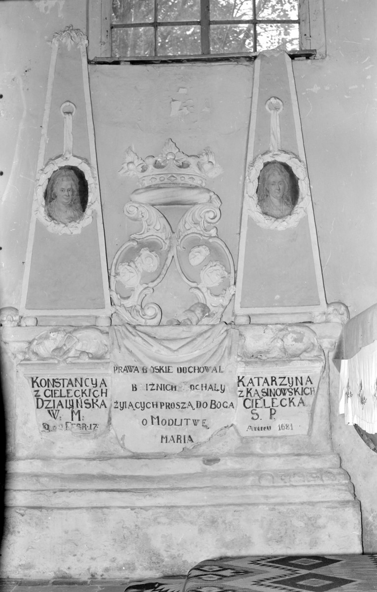 klasztor franciszkański - nagrobek, skan 1