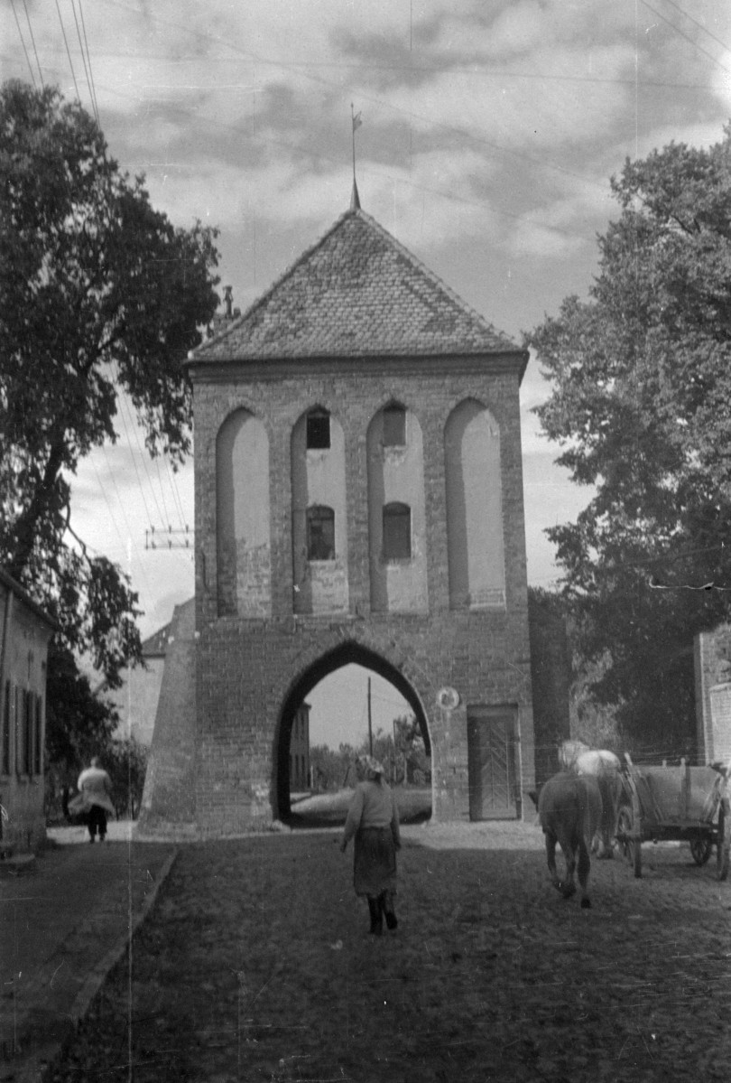 brama Pyrzycka - elewacja, skan 1