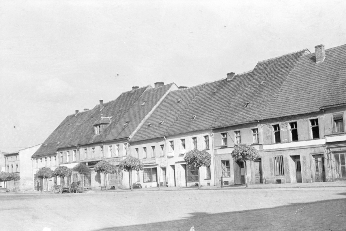 rynek - domy, pierzeja północna, skan 1