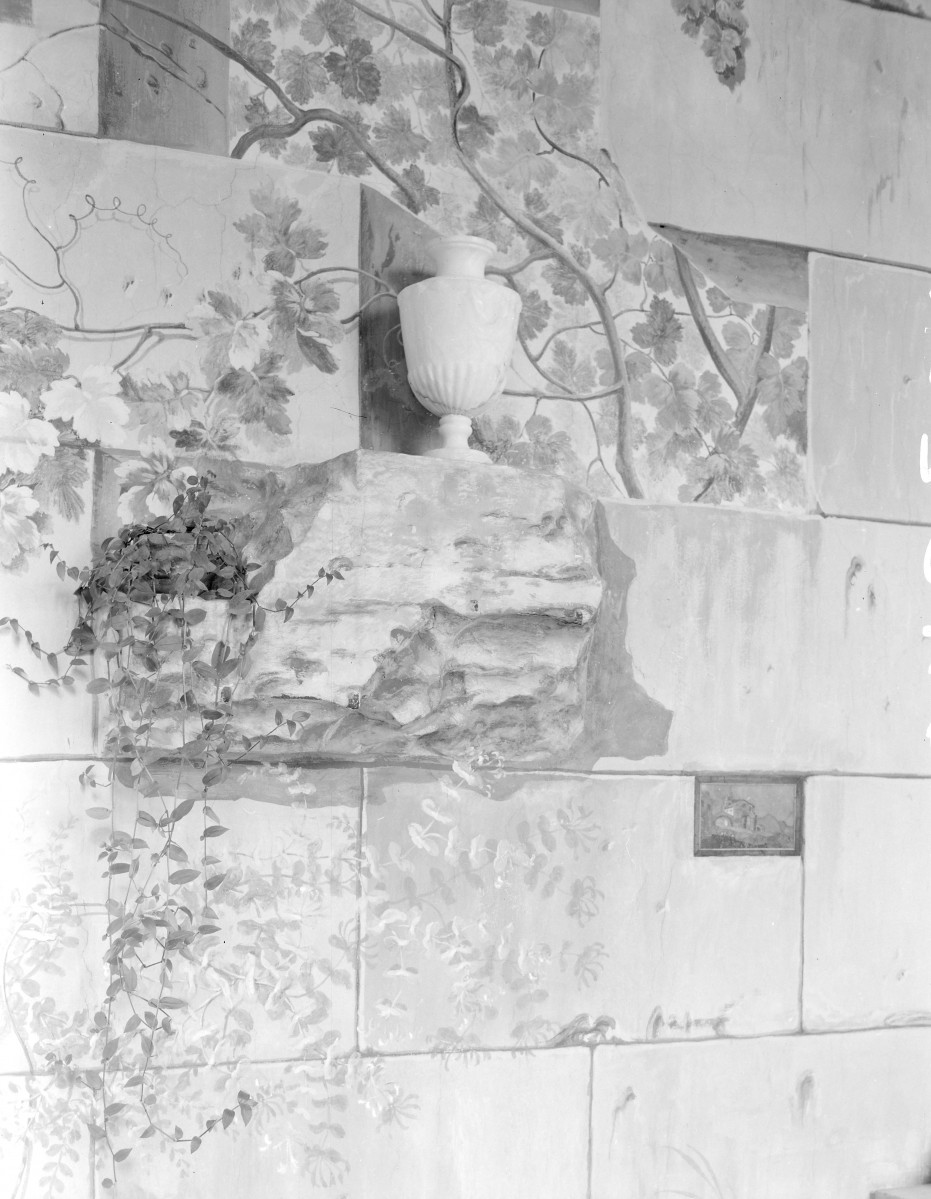 zamek magnacki Lubomirskich i Potockich - wnętrze - piętro I - korytarz "Galeria Rzeźb" - fragment, skan 1