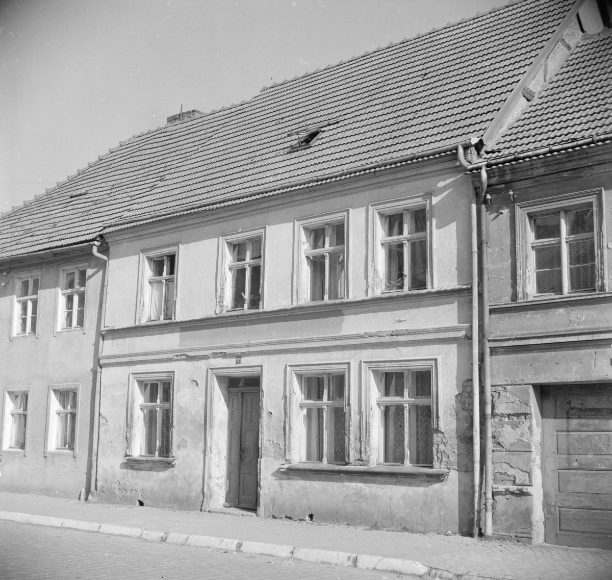 kamienica - elewacja frontowa, skan 1