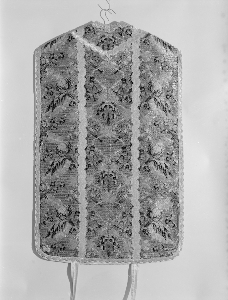 Kościół pw. Wniebowzięcia NMP i Świętego Józefa - ornat niebieski, 1730-35, Francja, skan 1