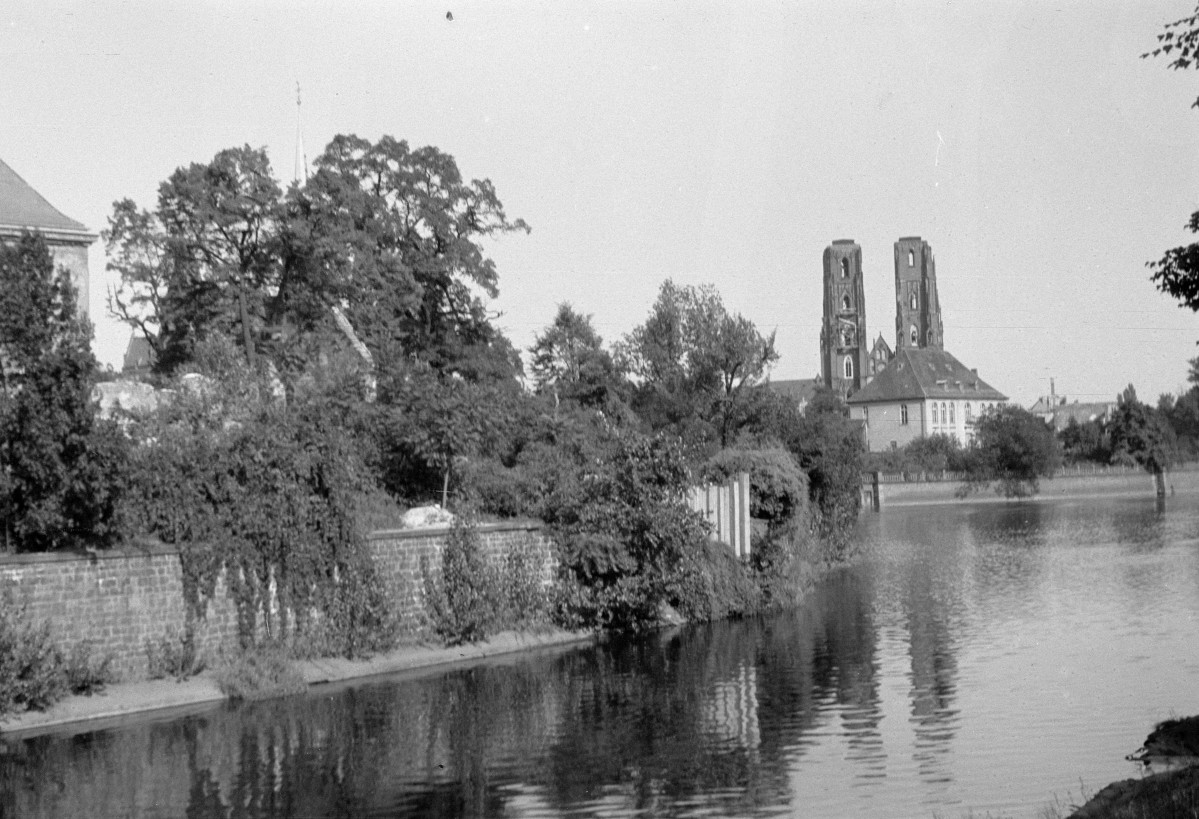 katedra - wieże i Odra, skan 1