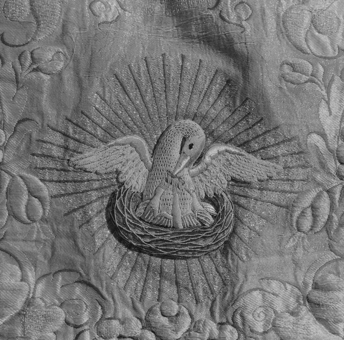 Skarbiec Katedralny - Kapa. 2 połowa XIX wieku. Kaptur, detale haftu., skan 1