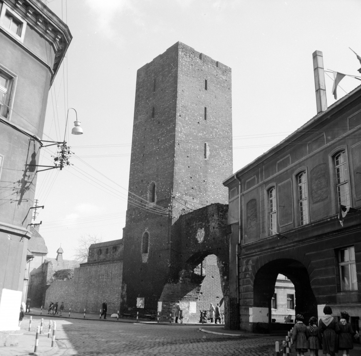 brama Krakowska - widok od strony wsch., skan 1