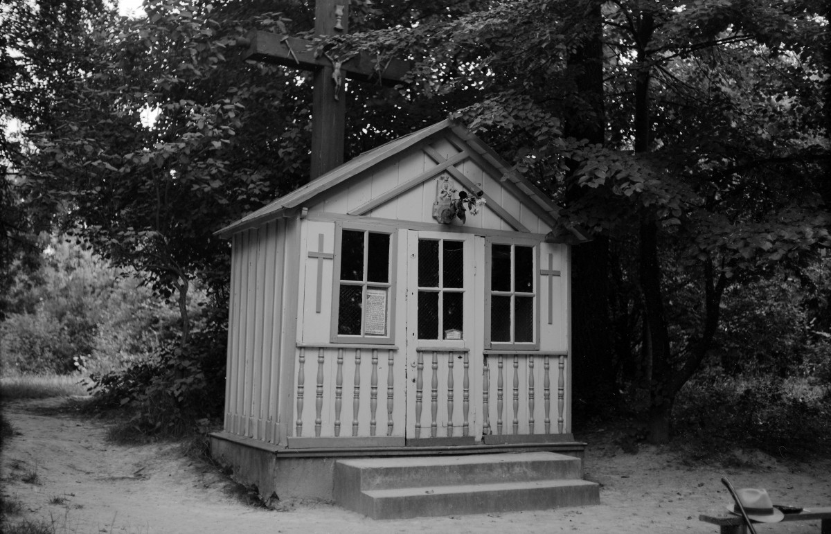kaplica na Jabłuszku - kaplica na mogile powstańców 1863 r - elewacja frontowa, skan 1