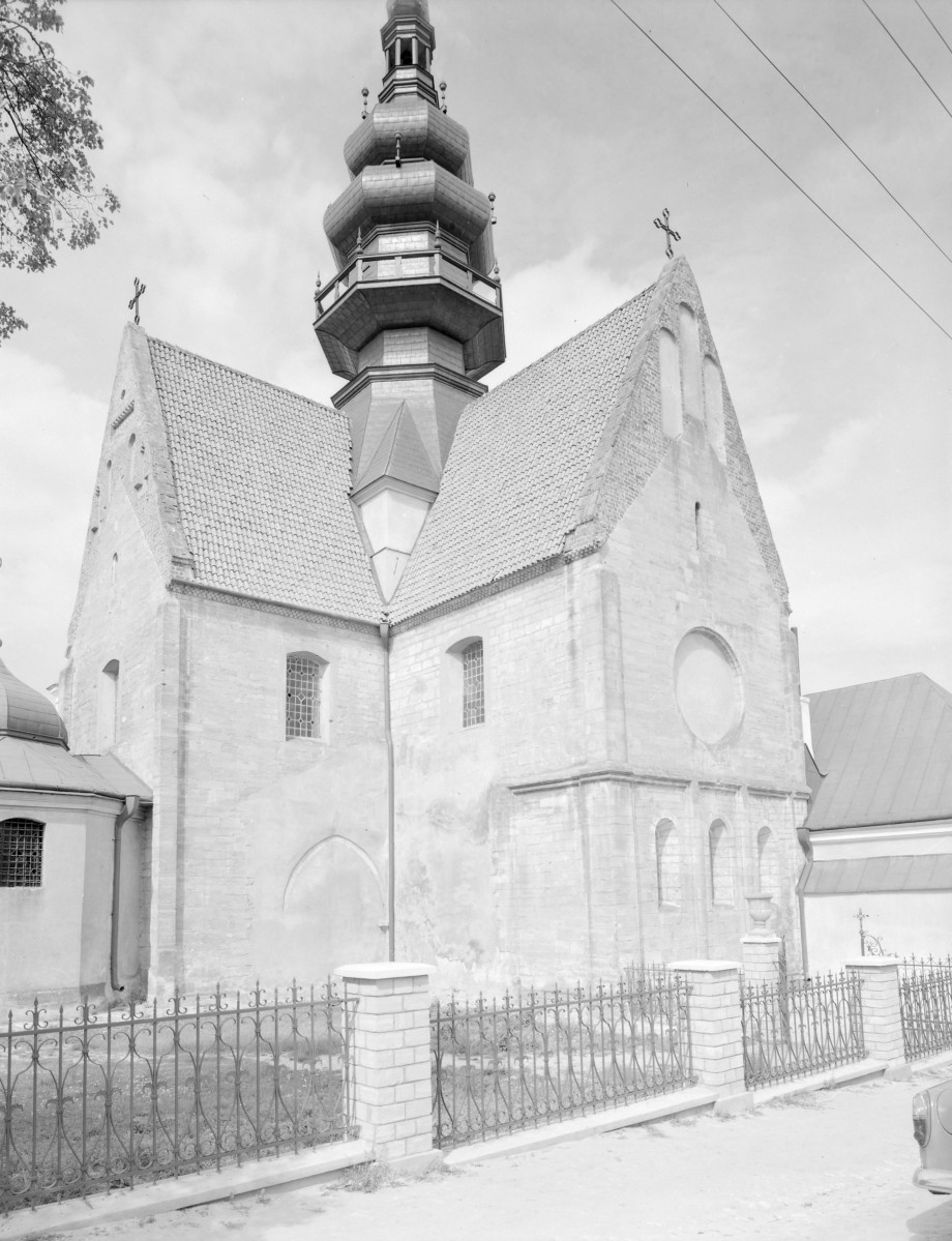 kościół pocysterski, ob. parafialny pw. św. Floriana - elewacja południowo-wschodnia, skan 1