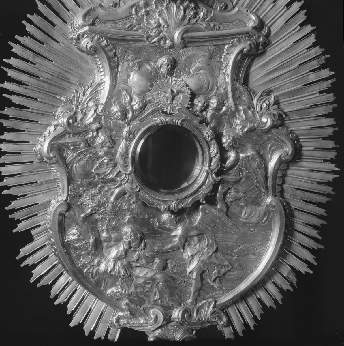 kościół parafialny pw. św.św. Marcina i Mikołaja - fragment monstrancji Schlaubitza I, skan 1