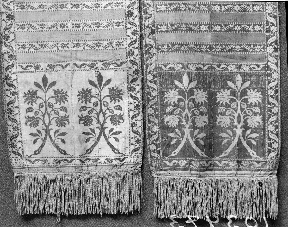 kościół pw. Wniebowzięcia Najświętszej Maryi Panny i św. Zygmunta - Muzeum Diecezjalne - zbiory - pas kontuszowy N 26 - fragment, skan 1