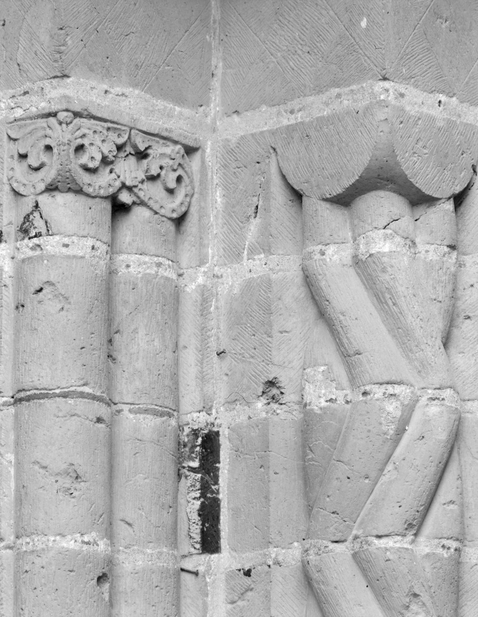 zespół klasztorny Dominikanów, kościół pw. św. Jakuba - portal północny - fragment, skan 1