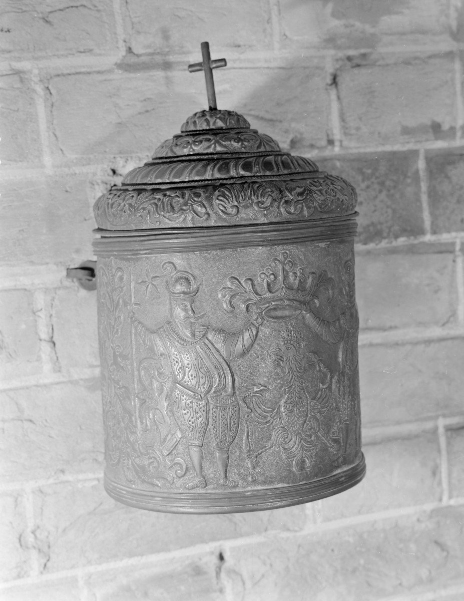 zespół klasztorny Dominikanów, kościół pw. św. Jakuba - wnętrze: lawaterz, skan 1