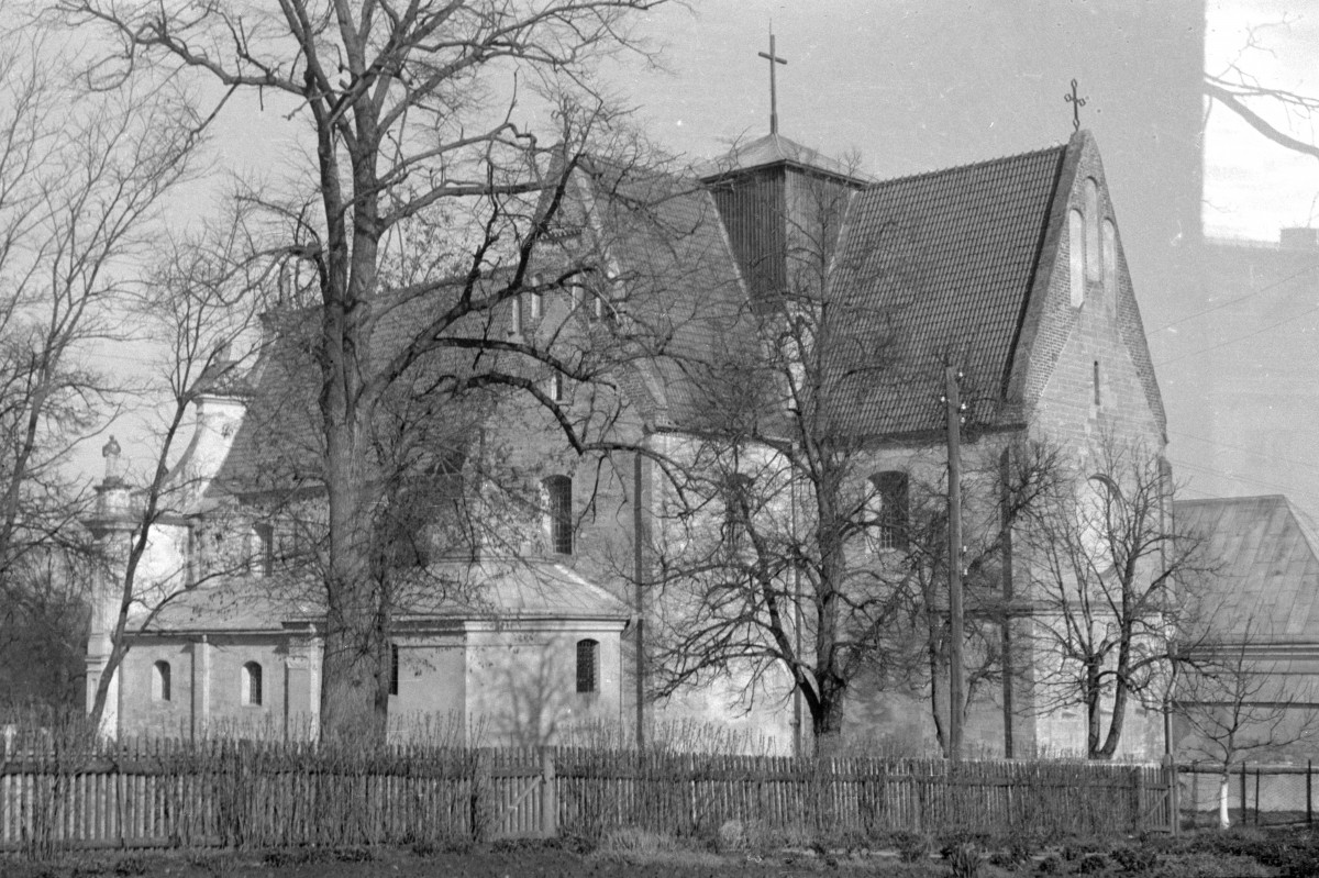 kościół pocysterski - elewacja płd., skan 1