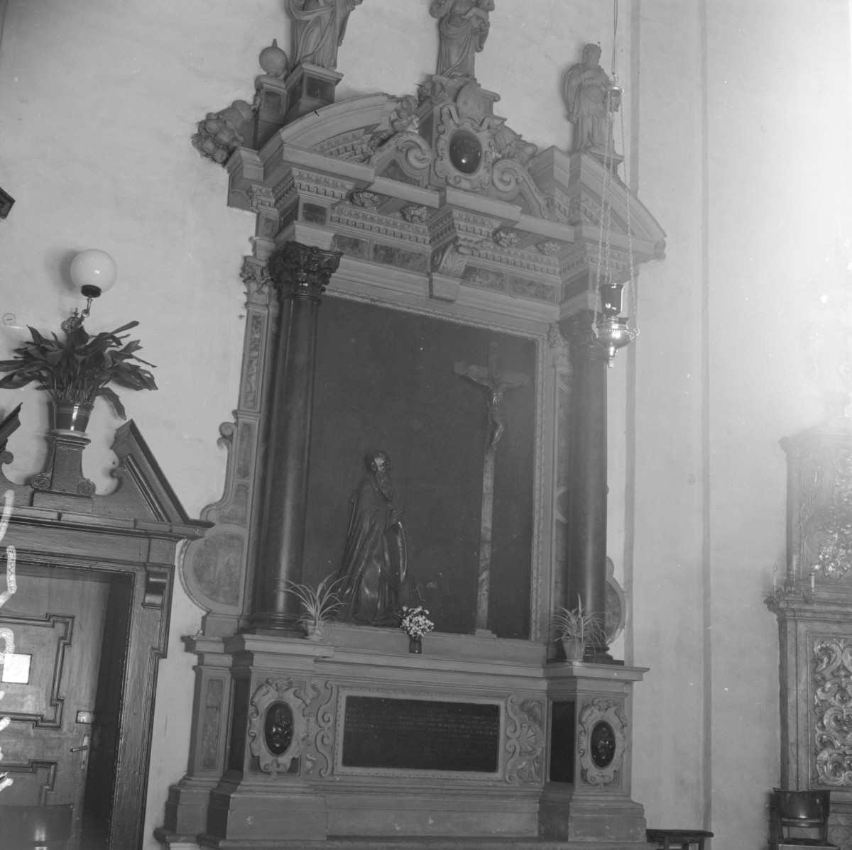 kościół Garnizonowy pw. św. Wojciecha i św. Stanisława - nagrobek Karnowskiego, skan 1