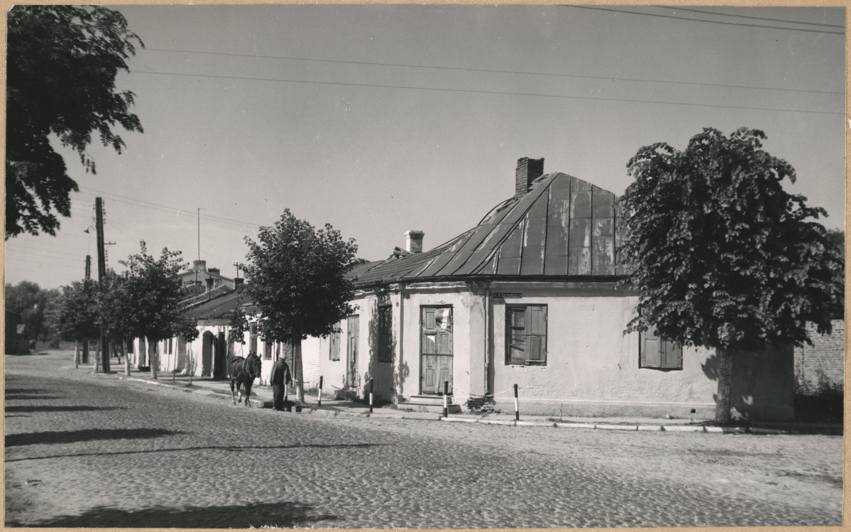Miasto - fragment rynku , skan 1
