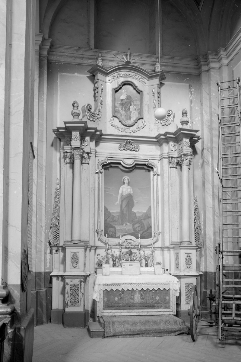 kościół Imienia Najświętszej Maryi Panny - wnętrze: ołtarz boczny, obraz  , skan 1