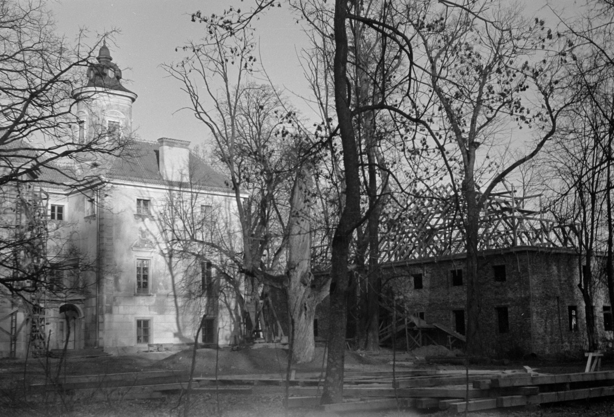 pałac Bielińskich - skrzydło wschodnie, skan 1