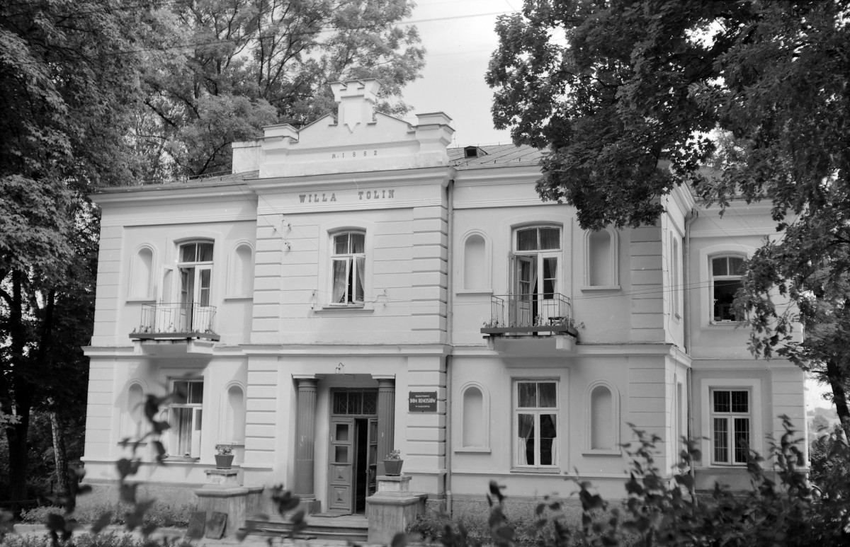 Willa Tolin - elewacja frontowa, skan 1