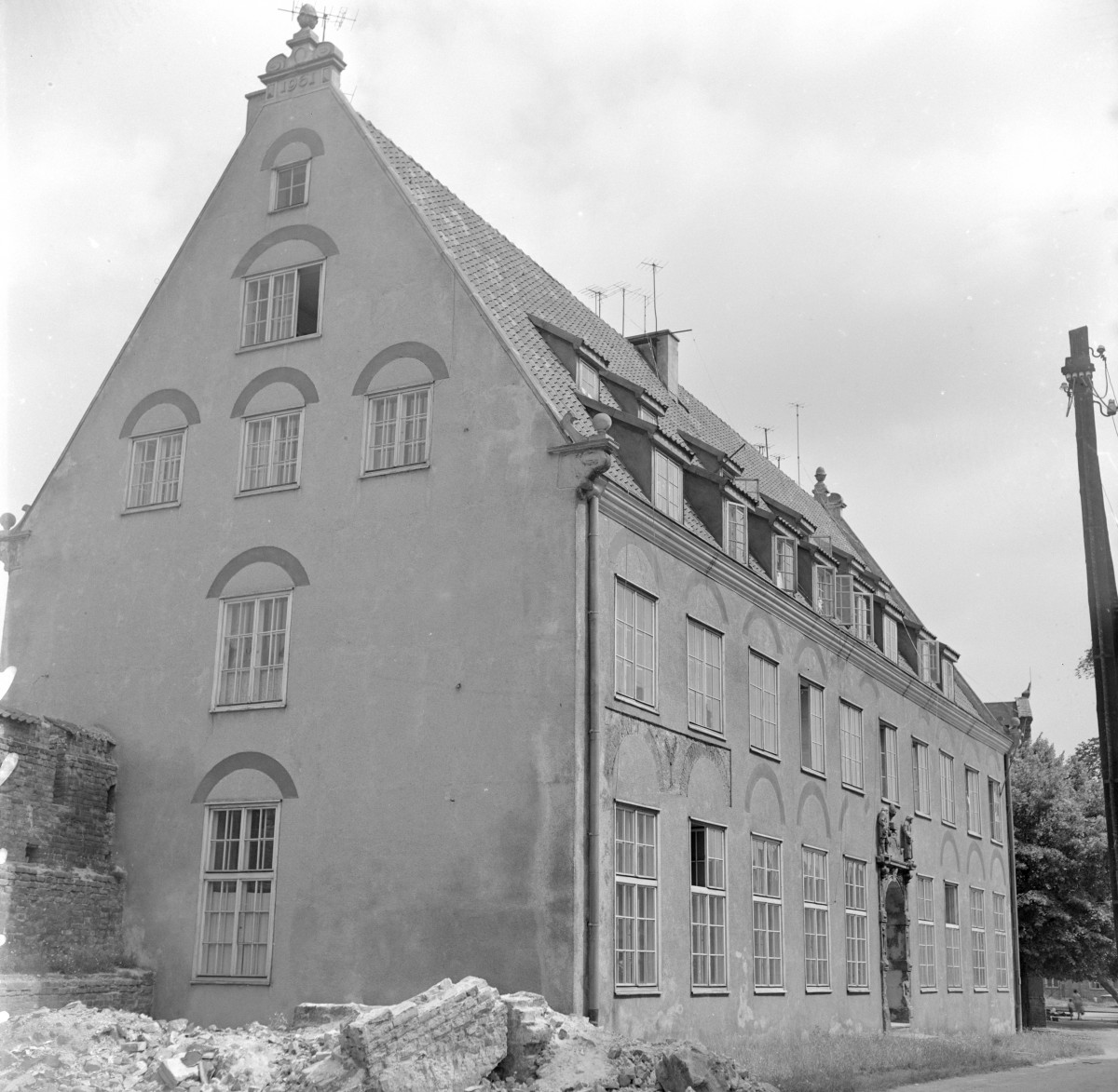 szpital Św. Ducha - elewacja fragment, skan 1