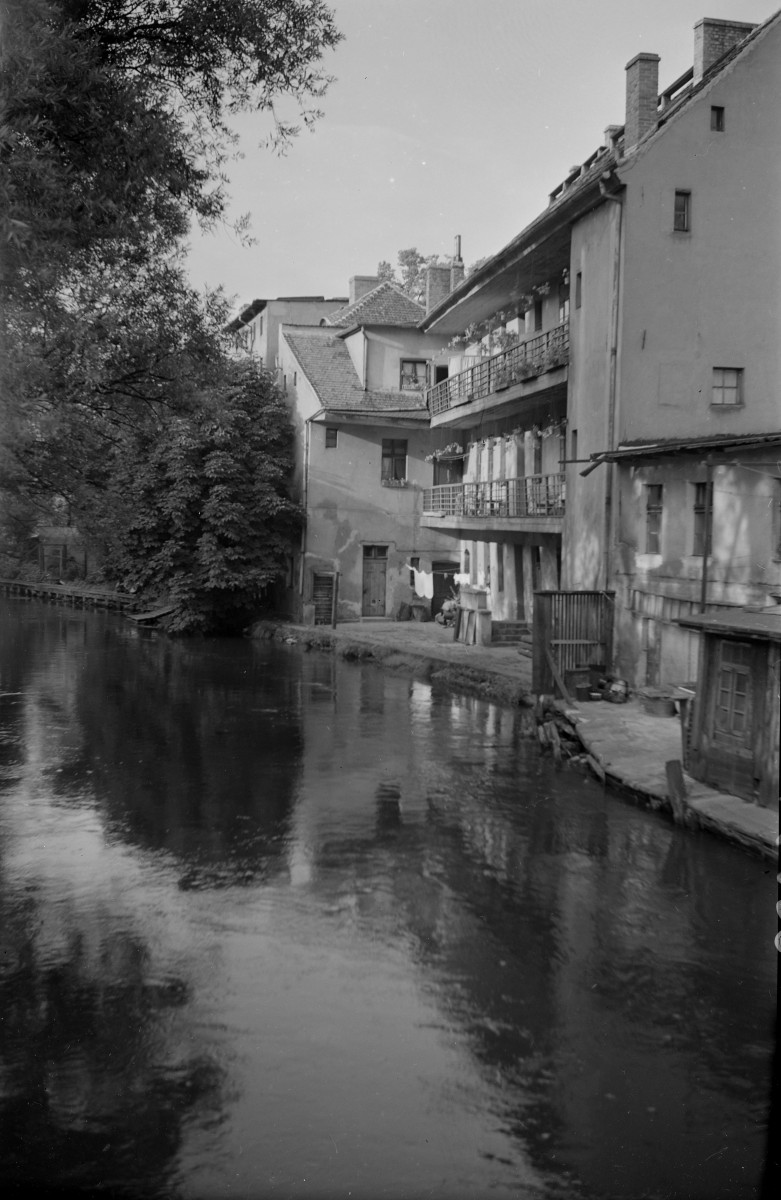 Zabudowa miejska nad rzeką Młynówka tzw. "Wenecja Bydgoska"., skan 1