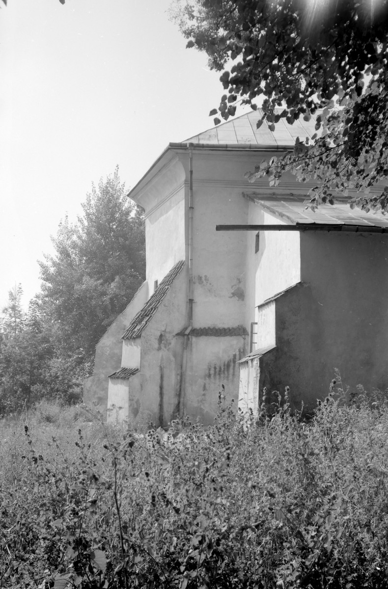 Kaplica pw. Matki Bożej Kębelskiej - elewacja północna - fragment, skan 1