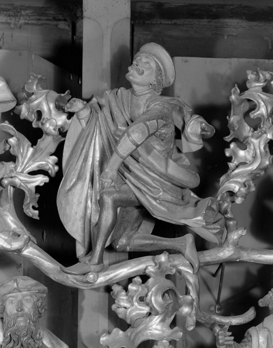 Kościół Mariacki pw. Wniebowzięcia Najświętszej Marii Panny - ołtarz Wita Stwosza: Predella - drzewo Jessego figura mężczyzny, skan 1